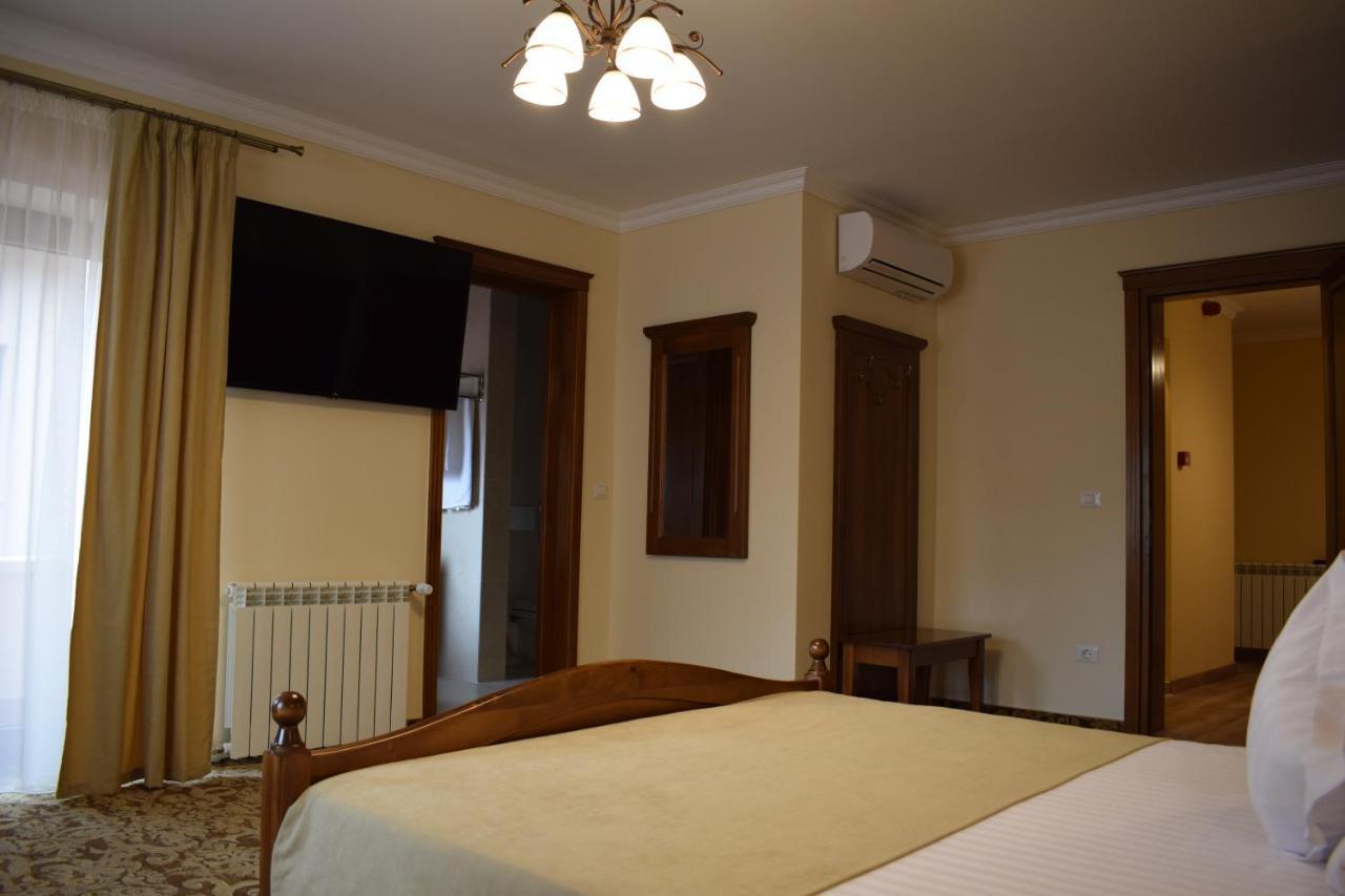 Vila Preciosa Hotell Alba Iulia Exteriör bild