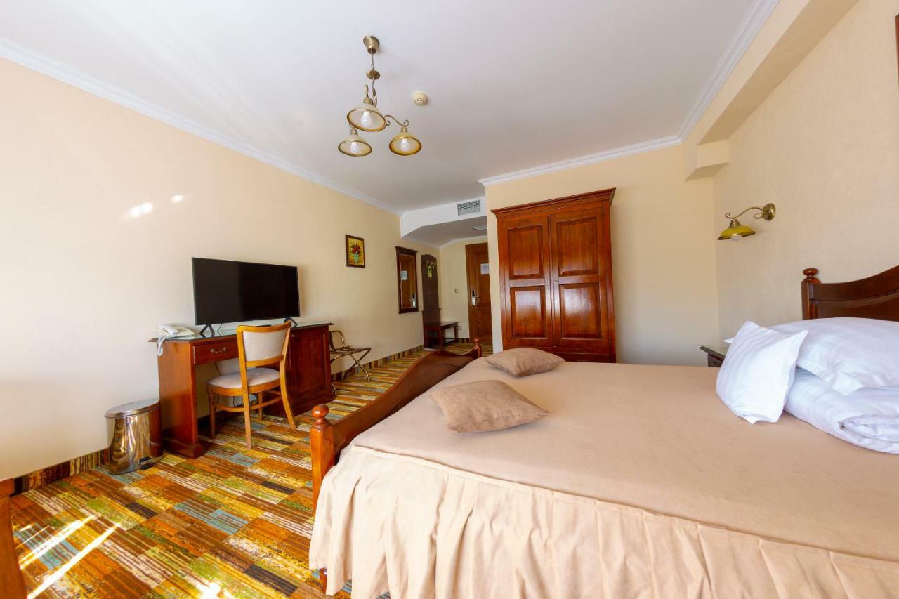 Vila Preciosa Hotell Alba Iulia Exteriör bild