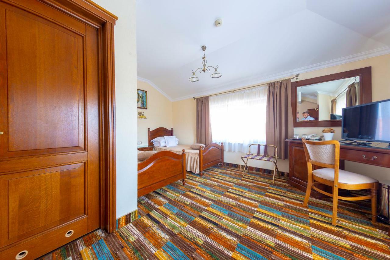 Vila Preciosa Hotell Alba Iulia Exteriör bild