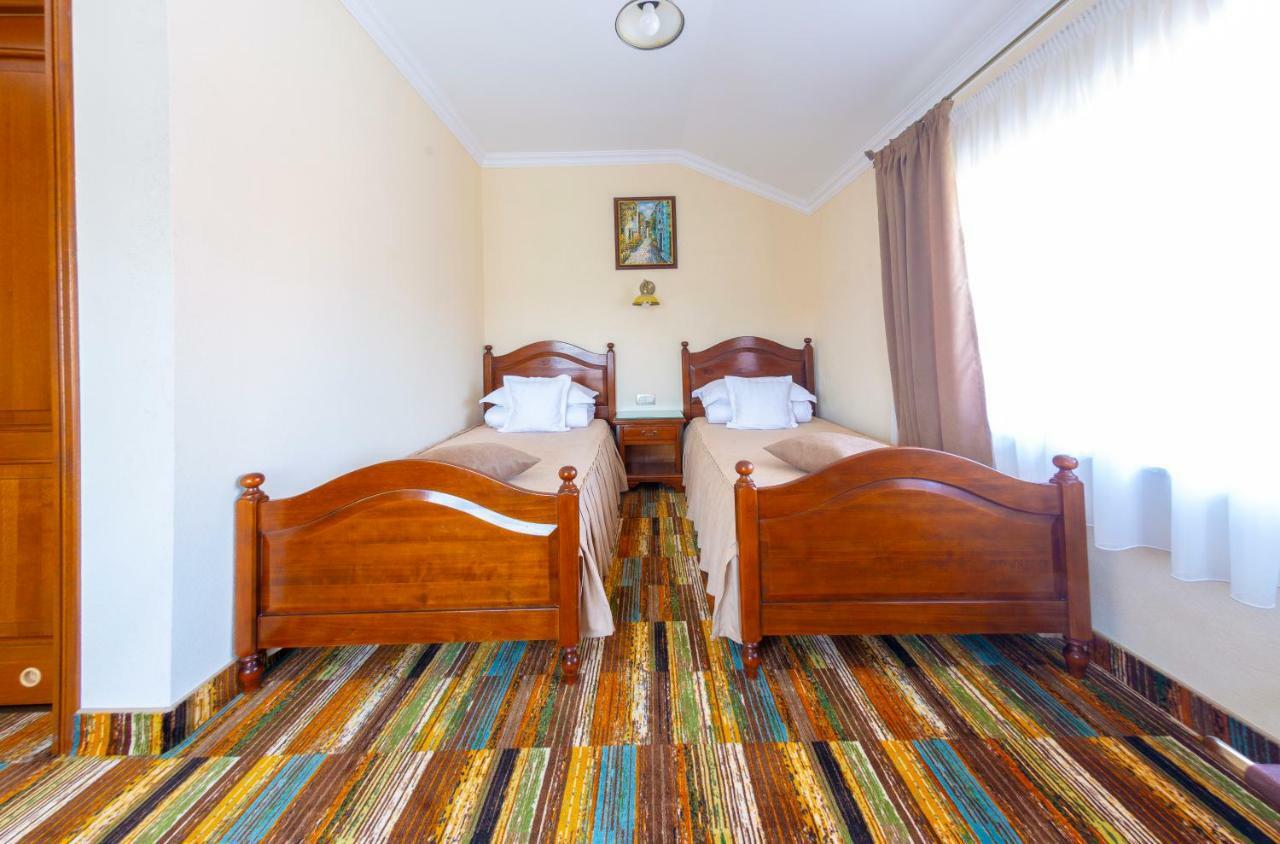 Vila Preciosa Hotell Alba Iulia Exteriör bild