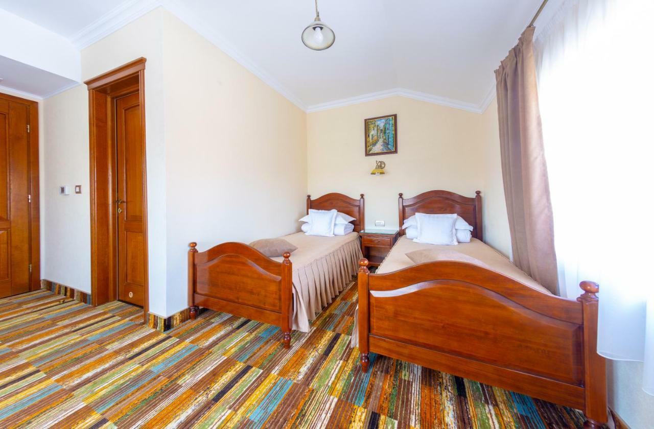 Vila Preciosa Hotell Alba Iulia Exteriör bild