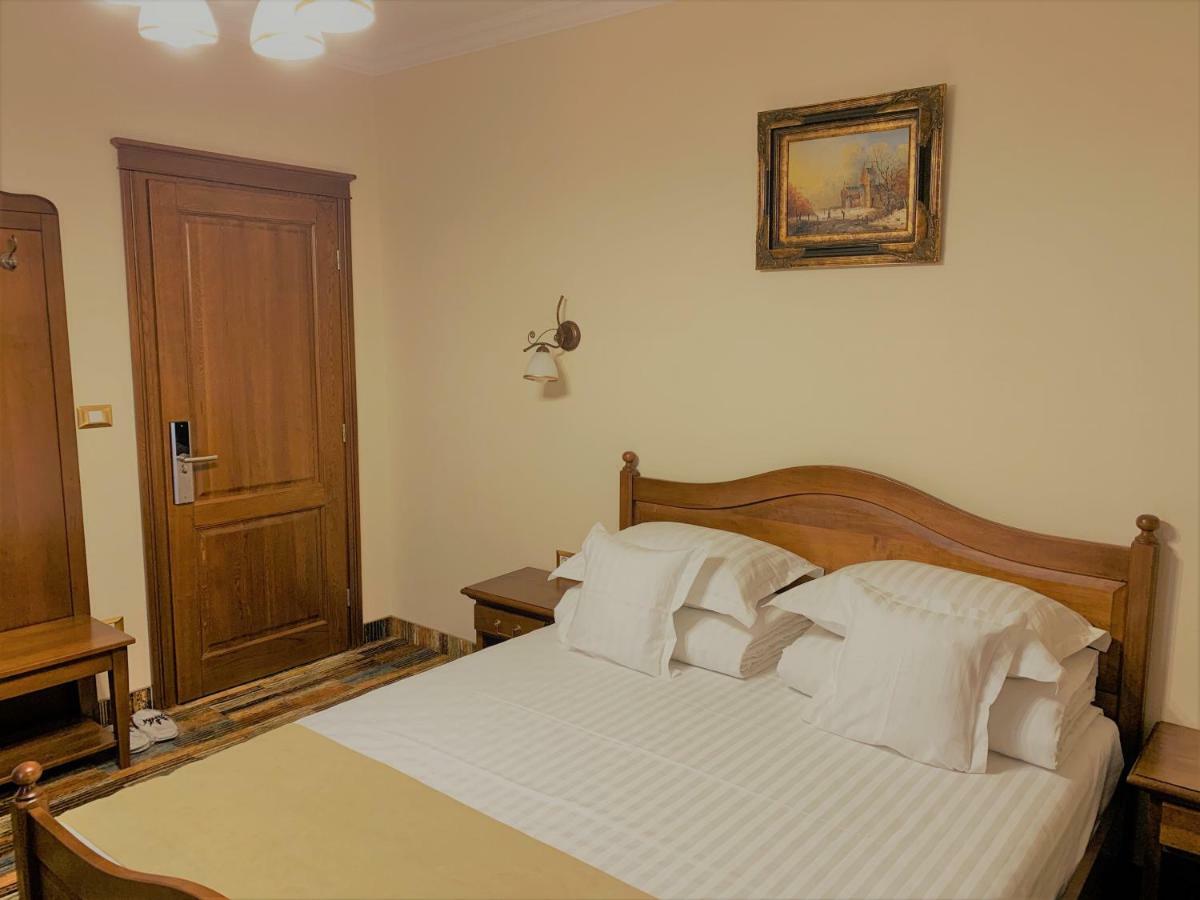 Vila Preciosa Hotell Alba Iulia Exteriör bild